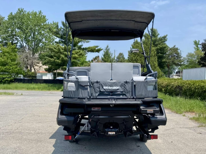 2022 BRP SEA-DOO SWITCH CRUISE 18' + ROTAX 230 HP + IBR + VTS + IDF + GPS + JL AUDIO PREMIUM + TOIT BIMINI + REMORQUE + 43 HR + A1 
