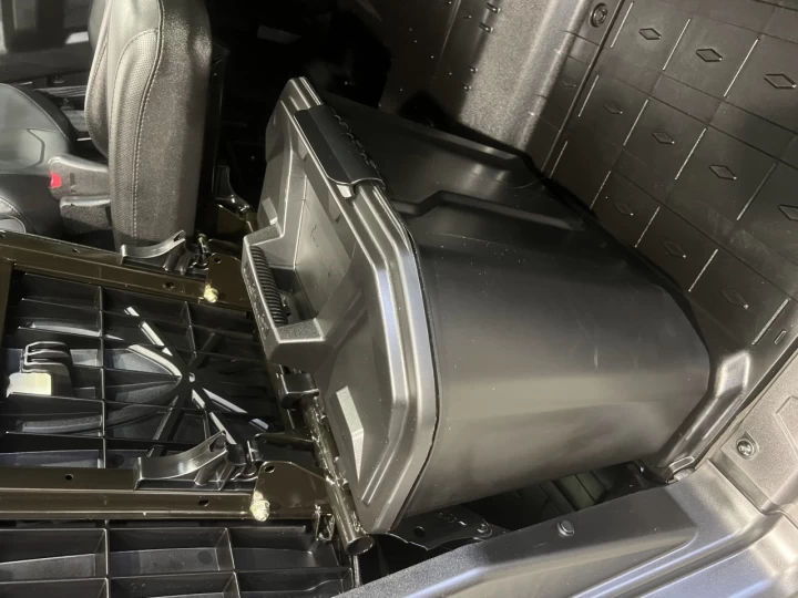 2025 BRP CAN-AM DEFENDER MAX CREW HD-10 LIMITED + 4WD + DPS + 650 KM SEULEMENT + 6 PASSAGERS + TOUTE ÉQUIPÉE+ RARE & A1 