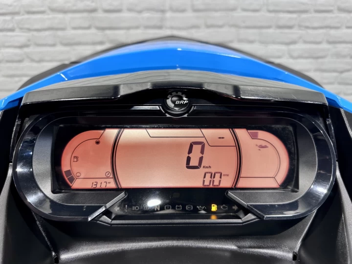 2019 BRP SEA-DOO RXT 230 HP + IBR + VTS + 3 PASSAGERS + 131 HR SEULEMENT + RARE & A1 