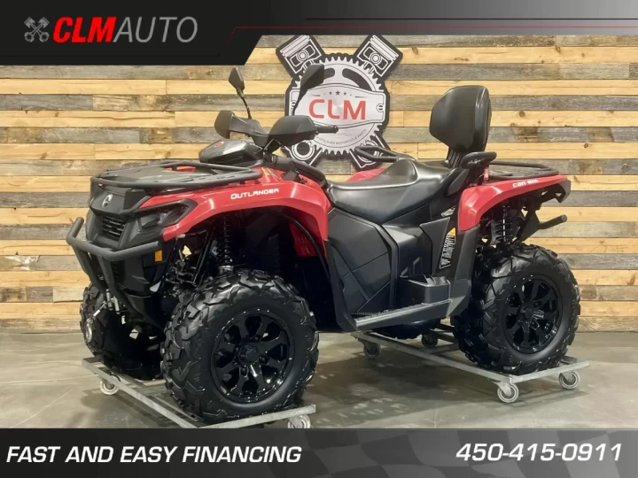 2023 BRP CAN-AM OUTLANDER MAX 700 XT EFI + DPS + 4X4 + 742 KM SEULEMENT + TREUIL + MAGS 
