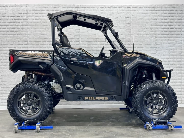 2023 POLARIS GENERAL XP 1000 EFI PREMIUM DELUXE + 4WD + EPS + AUDIO + SEULEMENT 3425 KM + RARE & A1 