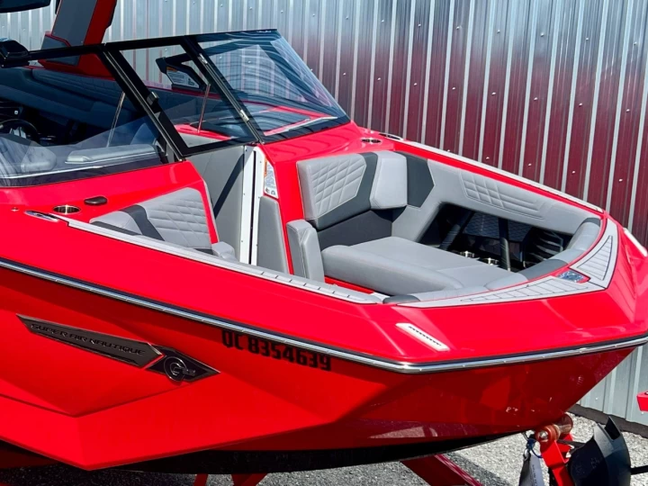2022 SUPER AIR NAUTIQUE G23 + TOUTES OPTIONS $$$ + REMORQUE DLX + SEULEMENT 105 HR 