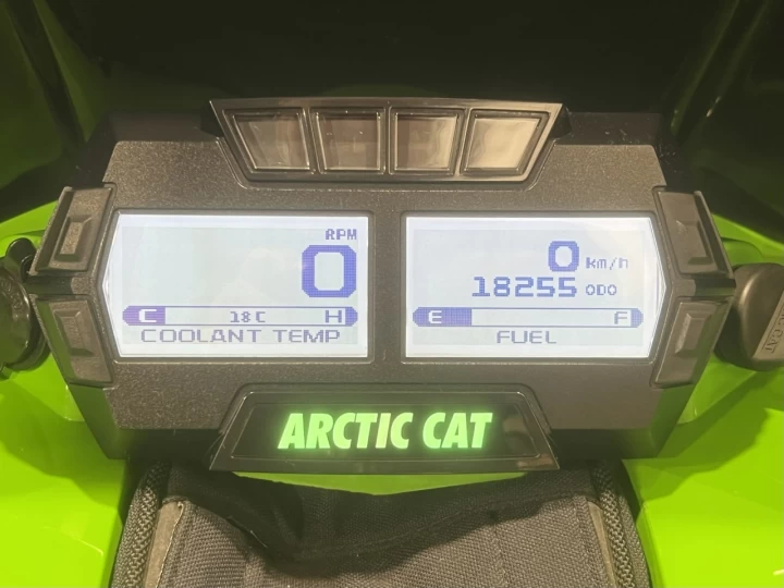 2018 ARCTIC CAT XF 7000 CROSSTREK 137'' + C-TEC4 + 18255 KM + ROLLERSKI + MODELE RARE & CONDITION A1 