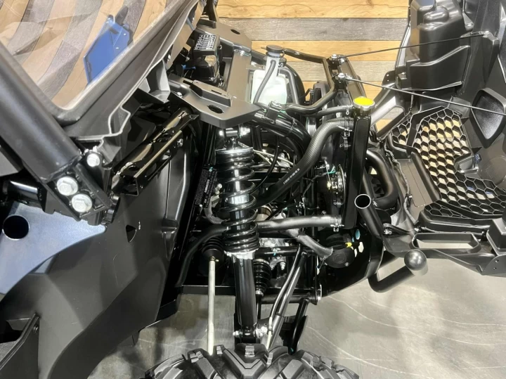 2023 CF MOTO U-FORCE 600 EFI + 4X4 + EPS + SEULEMENT 337 KM + BEAUCOUP D'ÉQUIPEMENTS $$$ + GARANTIE 