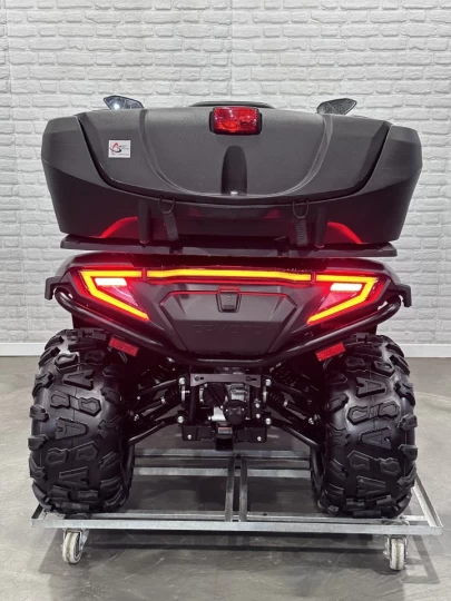 2025 CF MOTO C-FORCE 600 EFI TOURING + EPS + 4WD + SEULEMENT 136 KM + GARANTIE 2030 + RARE & IMPECCABLE A1 