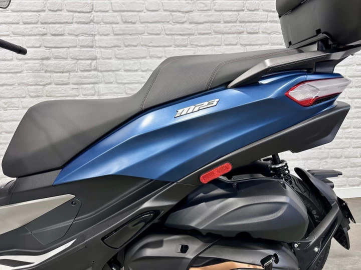 2024 PIAGGIO MP3 530 HPE VERSION EXCLUSIVE MP3 530 HPE VERSION EXCLUSIVE + A.B.S + SEULEMENT 640 KM + MODE RARE & A1 