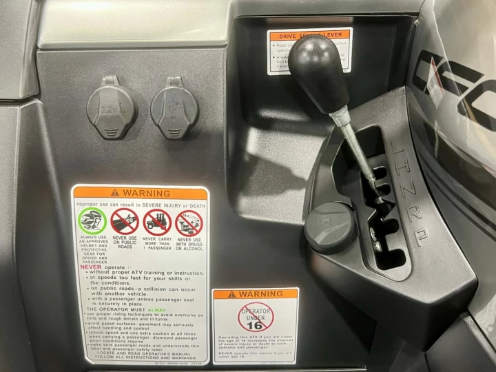 2022 CF MOTO C-FORCE 600 TOURING + 4X4 + EPS + SEULEMENT 616 KM + GARANTIE FEVRIER 2027 + CONDITION A1 