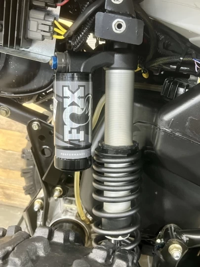 2024 BRP CAN-AM RENEGADE X-XC 1000R EFI + 4WD + DPS + FOX + SEULEMENT 1686 KM + RARE & A1 