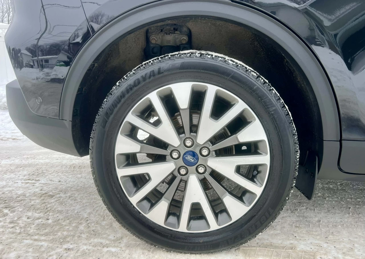 2020 FORD ESCAPE TITANIUM HYBRIDE AWD + 91150 KM + MODELE LUXUEUX & TOUTE ÉQUIPÉE  Image principale