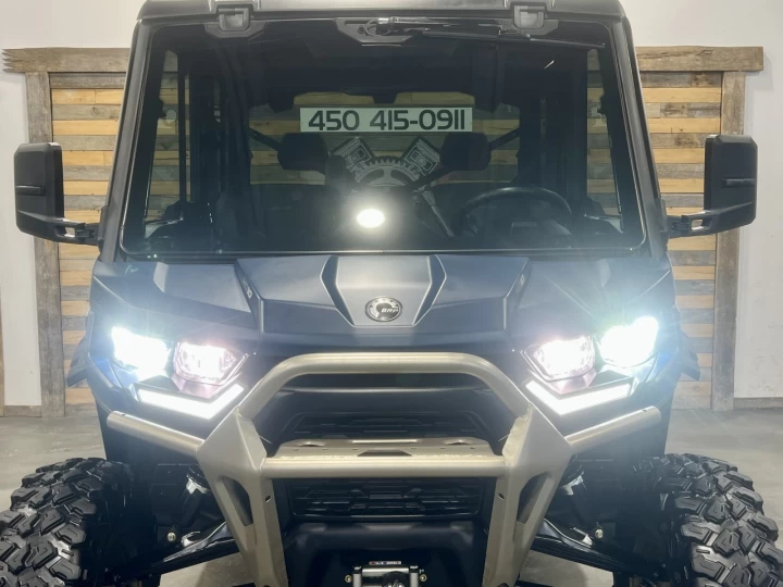 2025 BRP CAN-AM DEFENDER MAX CREW HD-10 LIMITED + 4X4 + DPS + HVAC + AUDIO + 5200 KM + GARANTIE + RARE & A1 