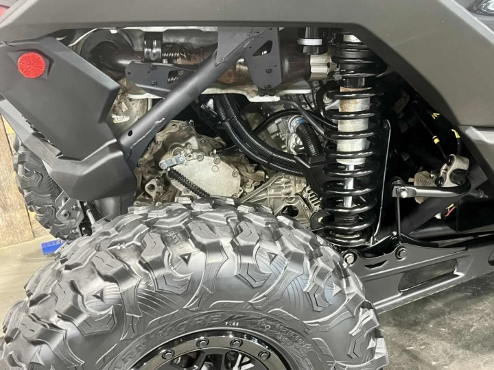 2024 BRP CAN-AM MAVERICK MAX X3 X-DS TURBO RR 200 HP + DPS + 4X4 + 4 PASSAGERS + SEULEMENT 2857 KM 