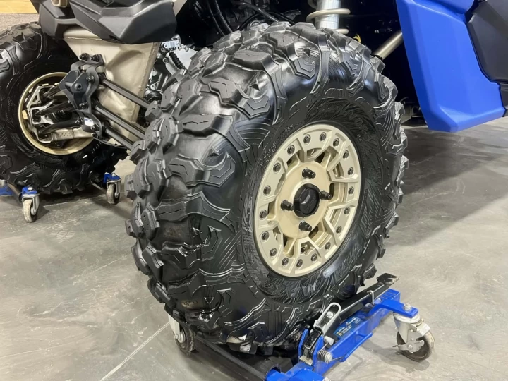 2023 BRP CAN-AM MAVERICK MAX X3 X-RS TURBO ''RR'' 200 H.P + DPS + 4X4 + 72'' + SMART SHOX + TOIT AUDIO + SEULEMENT 1509 KM 