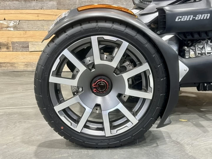 2021 BRP CAN-AM SPYDER / RYKER 900 ACE EDITION RALLY _ PARE-BRISE + BANC PASSAGER + SUSPEMNSION KYB 