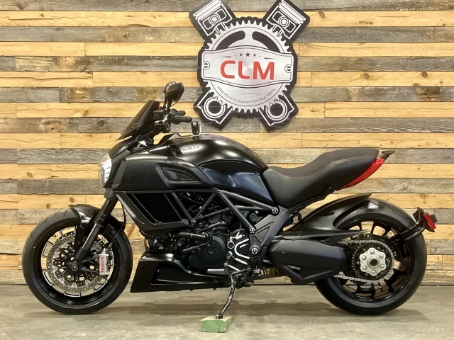 DUCATI DIAVEL 1198 EFI + EDITION DARK + 42259  KM + PNEU 240 mm ARRIERE NEUF 0 KM + RARE & CONDITION A1  2017