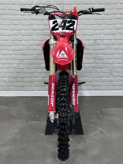 2024 HONDA CRF 250R PGM-FI + 4 TEMPS + SEULEMENT 52.5 HEURES + RARE & A1 