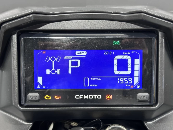 2023 CF MOTO C-FORCE 600 EFI TOURING + 4WD + EPS + 1959 KM + 2 PASSAGERS + GARANTIE 2028 + RARE & A1 
