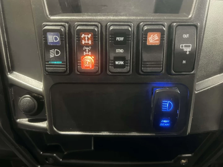 2017 POLARIS RANGER XP 1000 EFI + EDITION LIMITÉE HUNTER + 4X4 + E.P.S + SEULEMENT 4629 KM 