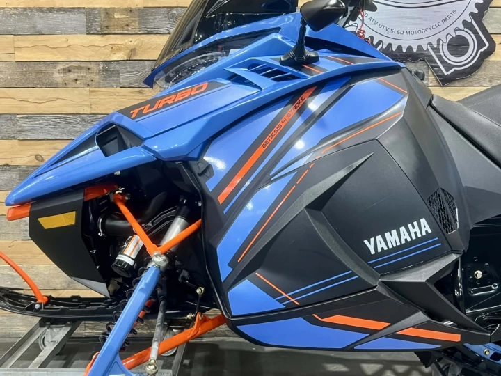 2022 YAMAHA SIDEWINDER TURBO X-TX L.E 146'' + FOX QS3 + SEULEMENT 4076 LM + COULEUR RARE & CONDITION A1 