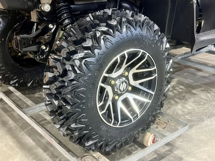 2019 SUZUKI KING QUAND AXI + 4X4 + EPS + 6758 KM + NOIR SATIN + RARE & A1 