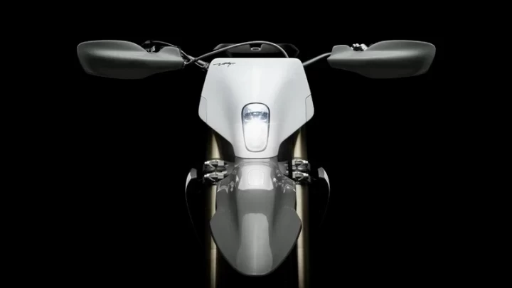 2025 STARK FUTURE VARG EX 60 H.P @ 80 H.P + LÉGALE SUR LA ROUTE + 0KM NEUVE + 2 ANS DE GARANTIE 