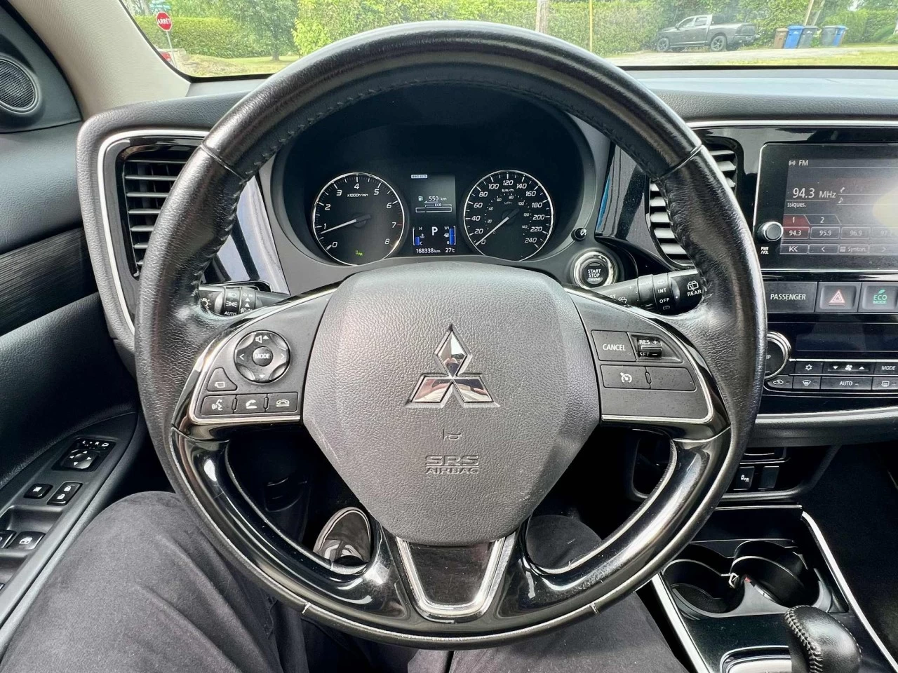 2017 MITSUBISHI OUTLANDER E.S AWD/4X4 + 7 PASSAGERS + CUIR + TOUTE ÉQUIPÉE + A1  Image principale