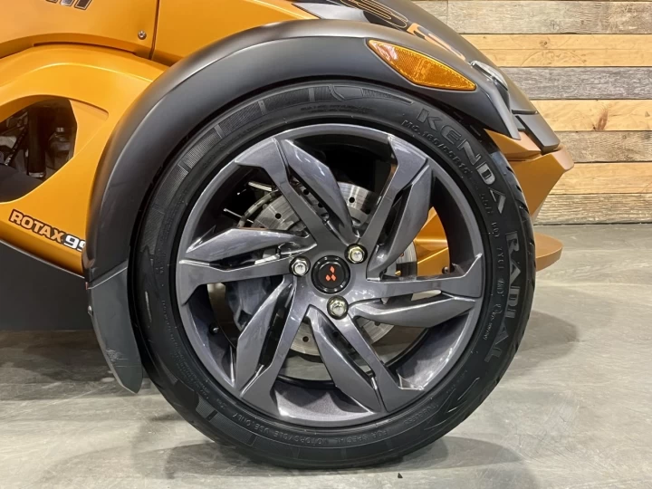 2008 BRP CAN-AM SPYDER RS-S / SM-5 MANUELLE @ CLUTCH + FOX PODIUM + 44585 KM + COULEUR RARE & A1 