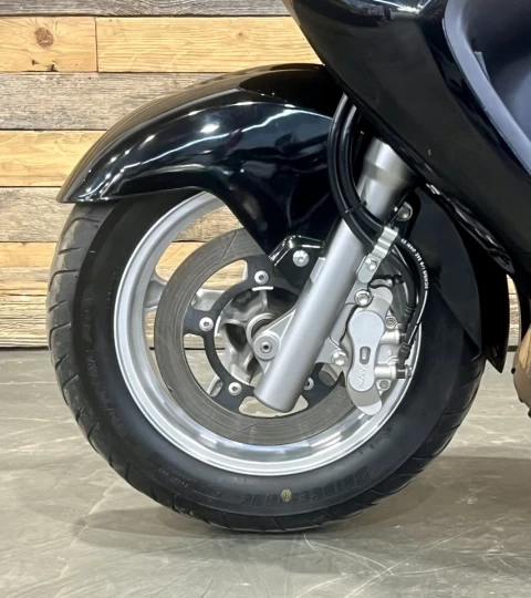 2005 SUZUKI BURGMAN 400 EFI + SEULEMENT 30711 KM + BANC 2 PASSAGERS & DOSSIER + RARE & A1 