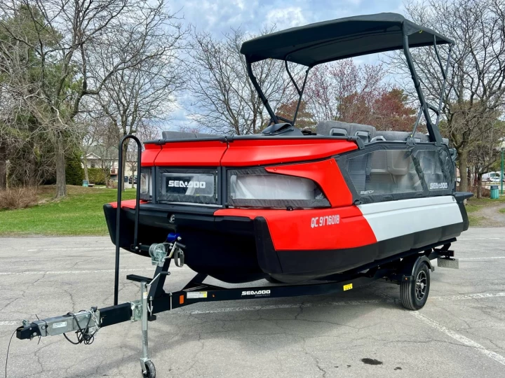 2024 BRP SEA-DOO SWITCH CRUISE 18' 230 HP + IBR + VTS + IDF + GPS + AUDIO + BIMINI + REMORQUE DLX 