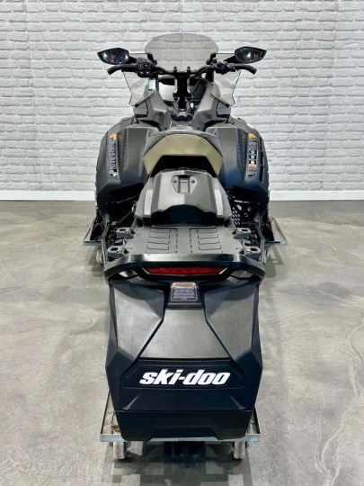 2026 BRP SKI-DOO RENEGADE ENDURO 900 ACE EFI 137'' + ECRAN 10'' + SUSPENSION A AIR + BAS KM + RARE & A1 