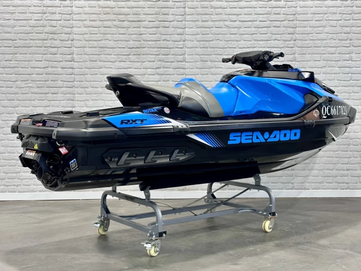2019 BRP SEA-DOO RXT 230 HP + IBR + VTS + 3 PASSAGERS + 131 HR SEULEMENT + RARE & A1 