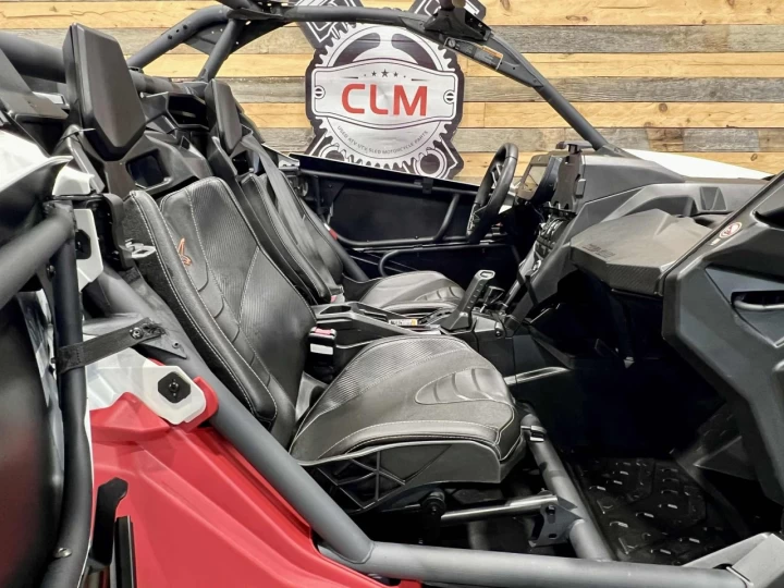 2024 BRP CAN-AM MAVERICK X3 X-RC TURBO RR 200 HP + DPS + 4X4 + 64'' + FOX QS3 + 4351 KM 