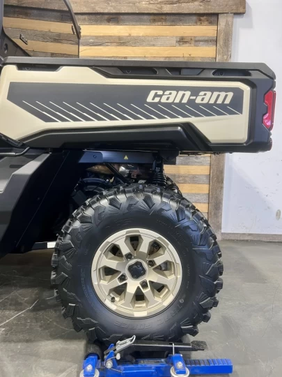 2025 BRP CAN-AM DEFENDER MAX CREW HD-10 LIMITED + 4WD + DPS + 650 KM SEULEMENT + 6 PASSAGERS + TOUTE ÉQUIPÉE+ RARE & A1 