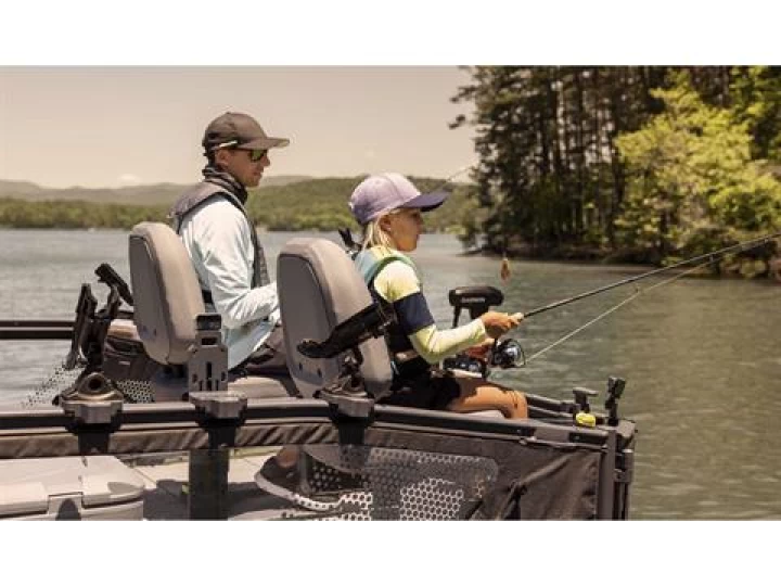 2025 BRP SEA-DOO SWITCH 18' EDITION FISH 170 H.P + IBR + IDF + AUDIO + GPS + TOIT BIMINI + REMORQUE + SEULEMENT 4 HR 