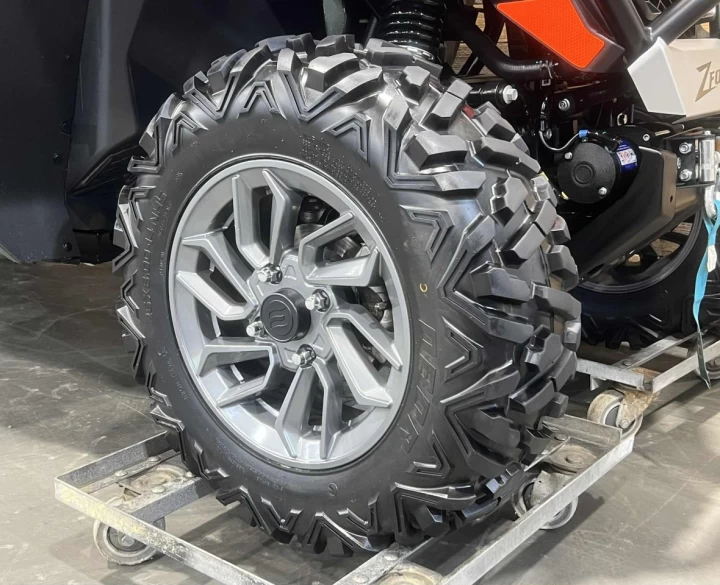 2025 CF MOTO Z-FORCE 800 EFI EDITION TRAIL 50'' + EPS + 4X4 + SEULEMENT 1641 KM + RARE & A1 