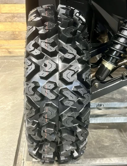 2019 SUZUKI KING QUAND AXI + 4X4 + EPS + 6758 KM + NOIR SATIN + RARE & A1 