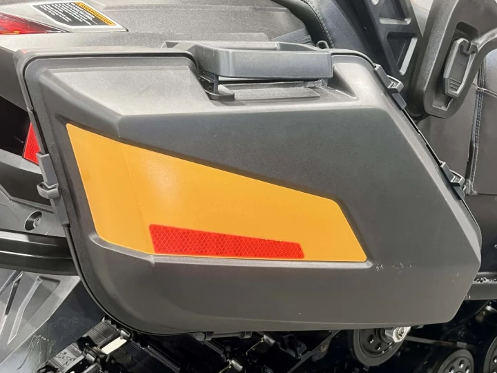 2018 BRP SKI-DOO GRAND TOURING S.E 1200 EFI 4-TEC 137'' + SUSPENSION A AIR + SEULEMENT 6935 KM + RARE & A1 