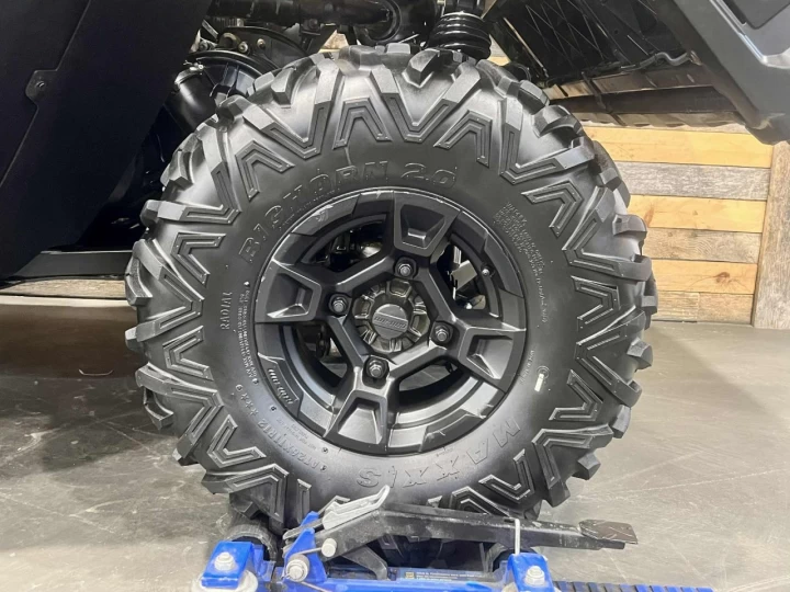 2018 BRP CAN-AM DEFENDER HD-5 + D.P.S + 4X4 + MAGS + 3 PASSAGERS + 15310 KM 