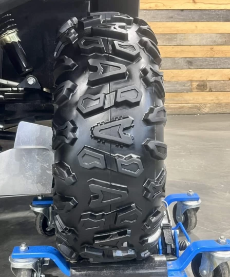 2023 CF MOTO U-FORCE 800 LX EFI + 4X4 + EPS + SEULEMENT 1296 KM + GARANTIE MAI 2028 + CONDITION A1 