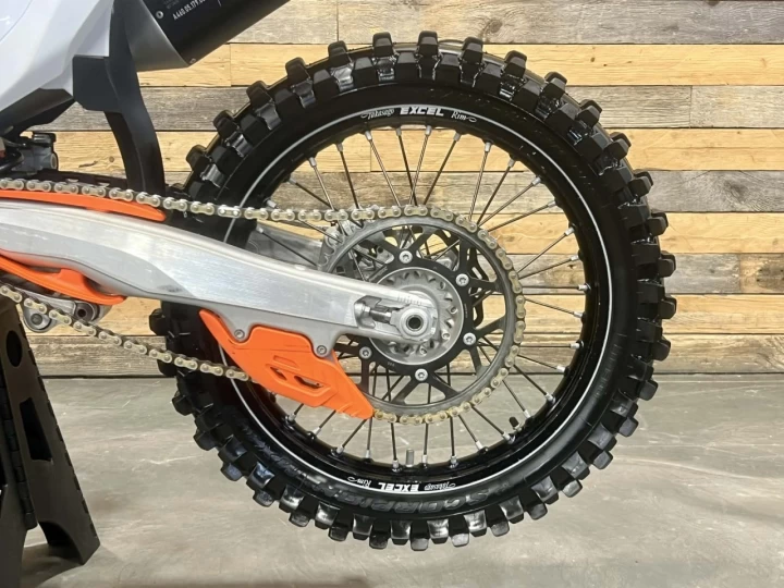 2024 KTM SX-F 350 EFI + MX-MOTOCROSS-ENDURO + 45 HR + MODELE RARE & CONDITION IMPECCABLE A1 