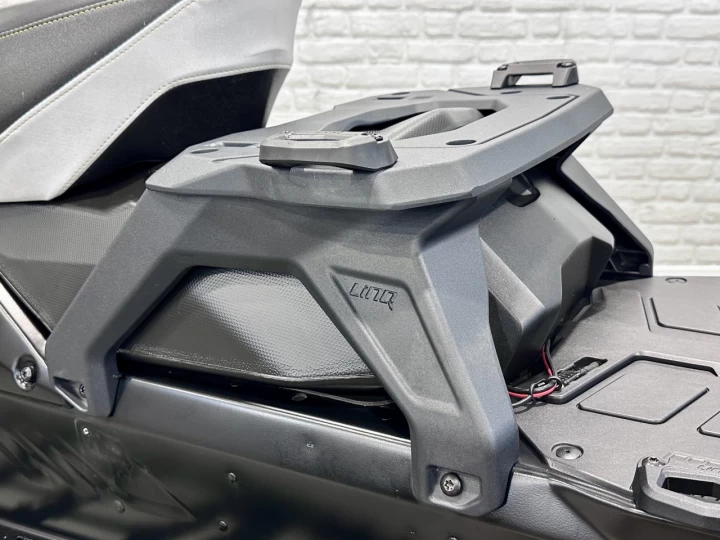 2024 BRP SKI-DOO RENEDAGE ADRENALINE AVEC ENSEMBLE ENDURO 9AA cc ACE EFI 137'' + SEULEMENT 2951 KM + ECRAN 10'' + REV GEN5 + RARE & A1 