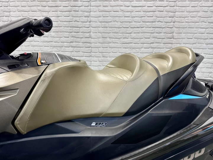 2016 BRP SEA-DOO GTX LIMITED 260 HP I.S = SUSPENSION INTELLIGENTE + IBR + VTS + 124 HR SEULEMENT + 3 PASSAGERS 