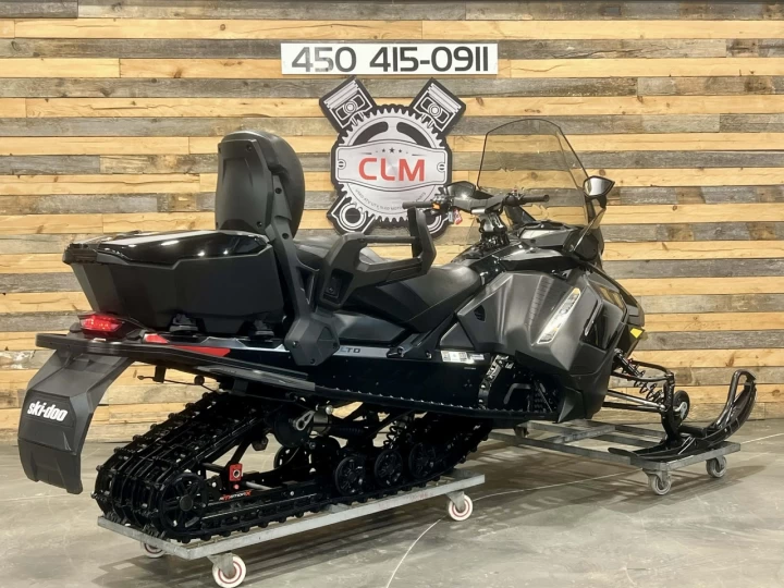 2023 BRP SKI-DOO GRAND TOURING LIMITED 900 ACE EFI + ITC + 137'' QUIET DRIVE + SUSPENSION A AIR _ BAS KM 6805 KM 