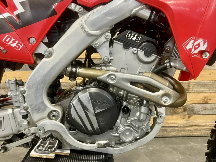 2018 HONDA CRF 250R PGM-FI + 4 TEMPS + DEMARREUR ELECTRIQUE + 94 HR + LOOK INCROYABLE 