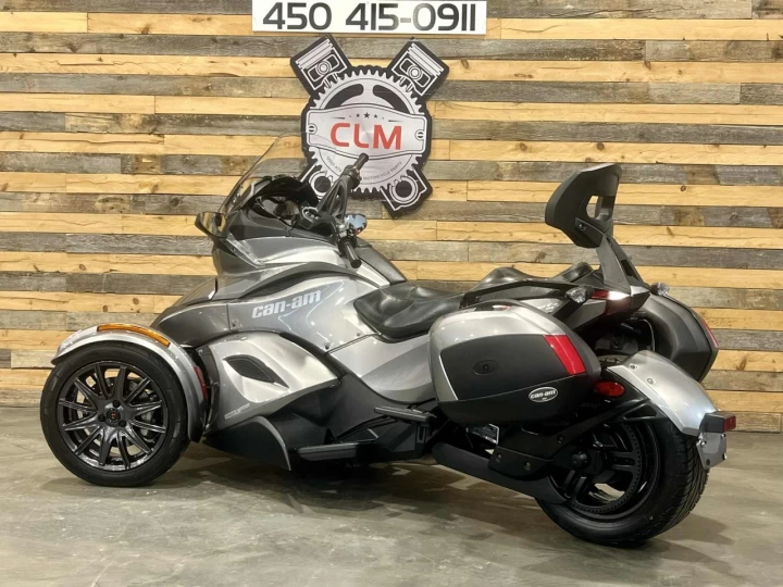 2013 BRP CAN-AM SPYDER ST-S / SE-5 (SEMI-AUTOMATIQUE) + SEULEMENT 30505 KM + CONDITION A1 