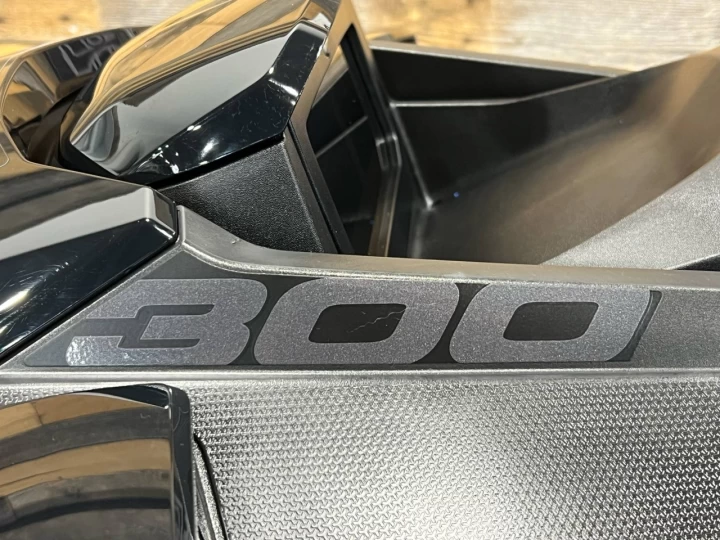 2022 BRP SEA-DOO RXT-X 300 HP + IBR + VTS + AUDIO PREMIUM + ENSEMBLE TECH + 3 PASSAGERS + 46 HR SEULEMENT 