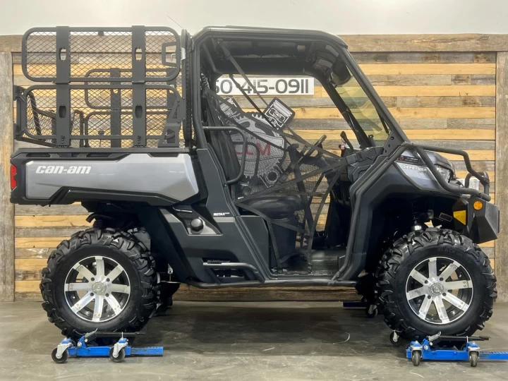 2018 BRP CAN-AM DEFENDER XT HD-10 + 4WD + DPS + BEAUCOUP D'ÉQUIPEMENTS $$$ + RARE & A1 