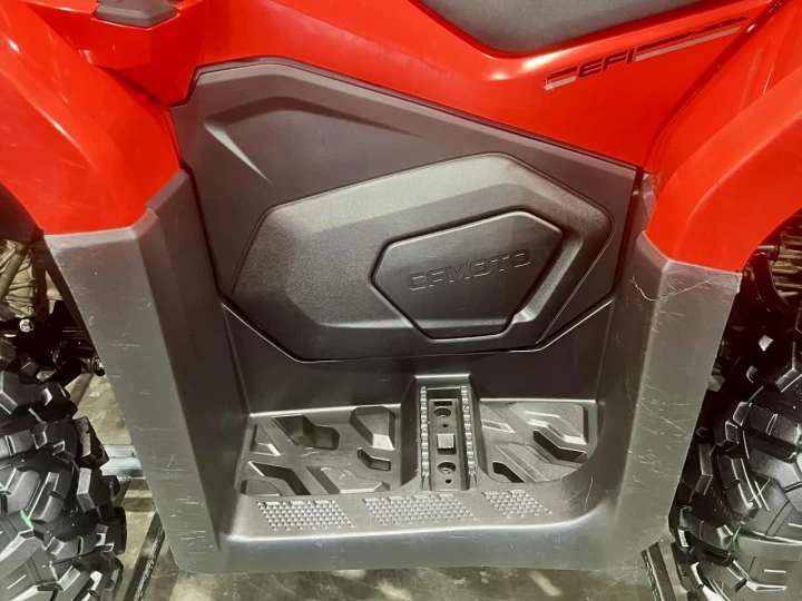 2023 CF MOTO C-FORCE 400 LX EFI + 4X4 + E.P.S + SEULEMENT 1349 KM 