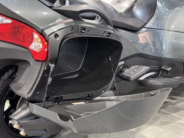 2018 BRP CAN-AM SPYDER RT LIMITED EDITION DARK SE-6 (SEMI-AUTOMATIQUE) ROTAX 1330 cc ACE EFI + 56197 KM + RARE & A1 