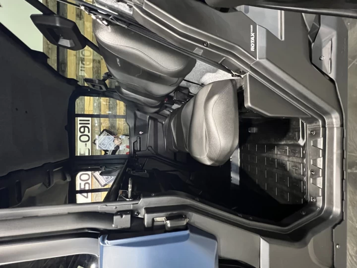 2025 BRP CAN-AM DEFENDER MAX CREW HD-10 LIMITED + 4X4 + DPS + HVAC + AUDIO + 5200 KM + GARANTIE + RARE & A1 