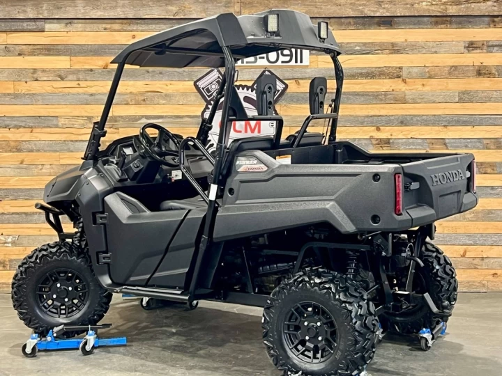 2017 HONDA PIONEER 700 DELUXE EFI + EPS + 4X4 + MAGS + TREUIL + TOUT NOIR 